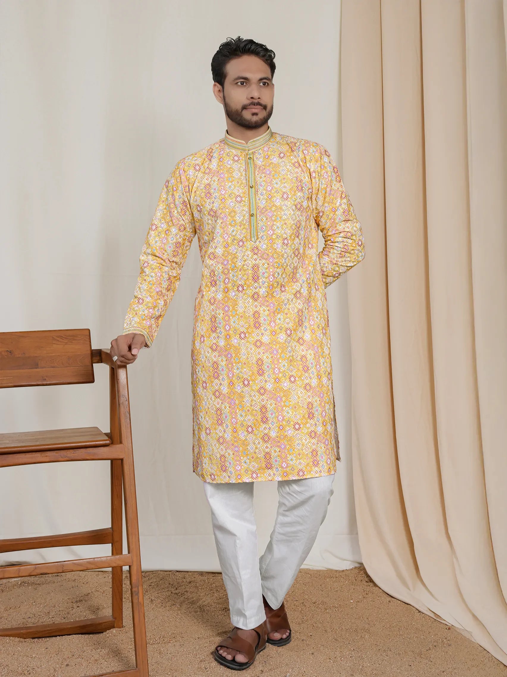 Kurta with Paisley Print and Zari Embroidery