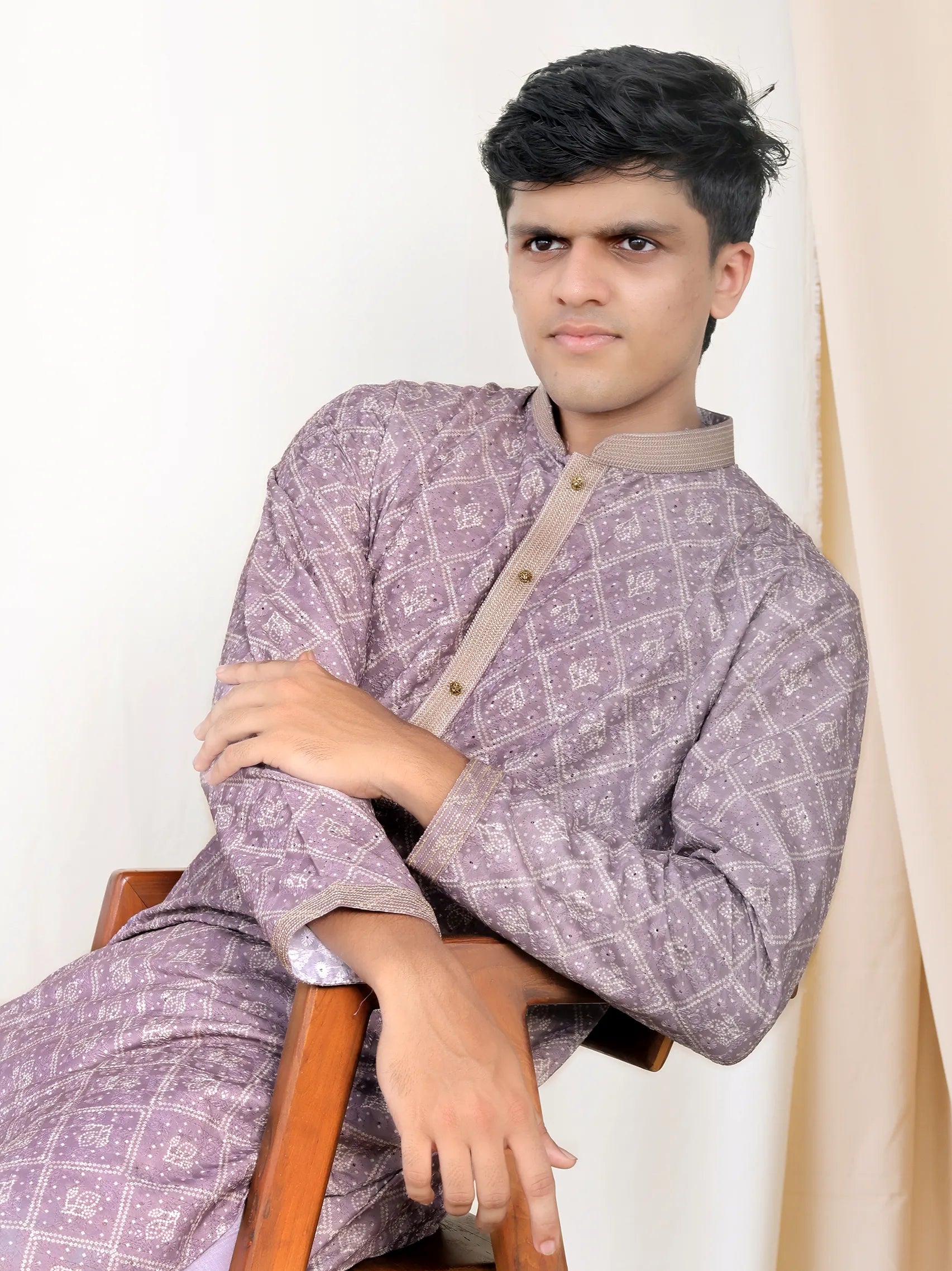 Classic Kurta with Contrast Print & Hand Embroidery
